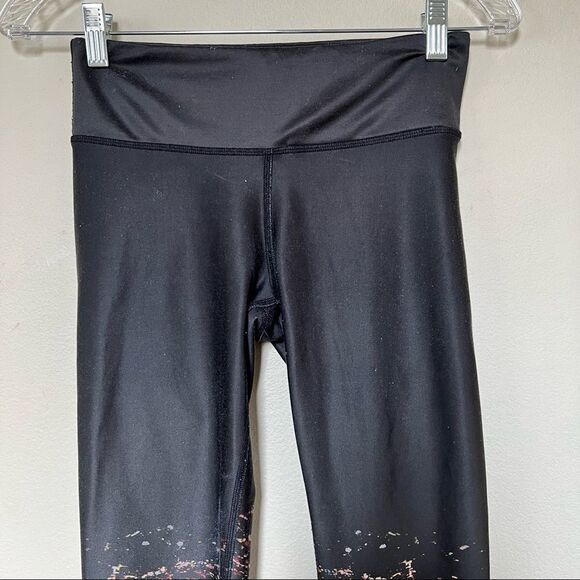 Alo Yoga Airbrush City Lights Leggings Size Small - Picture 3 of 7